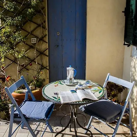 Giardino Di Pietra Bed & Breakfast 4*