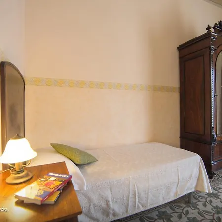 Giardino Di Pietra Bed & Breakfast 4*